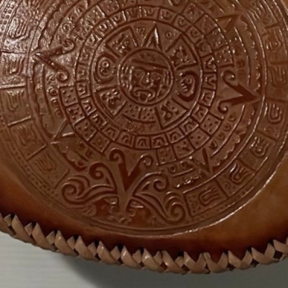 VINTAGE 70’s BROWN LEATHER HAND TOOLED FLOWER AZTEC CROSSBODY PURSE - Picture 5 of 6